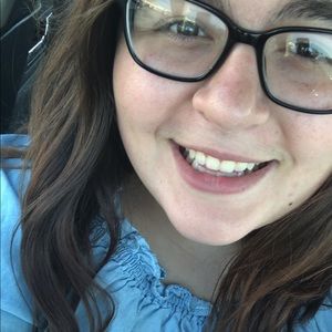 Meet your Posher, Cassie